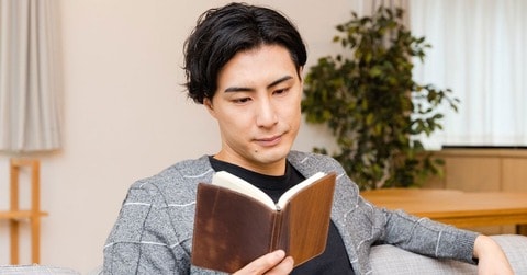 「つまらない本は投げ出していい」「宿題のように本を読むな」日本人が意外と知らない「正しい本の読み方」