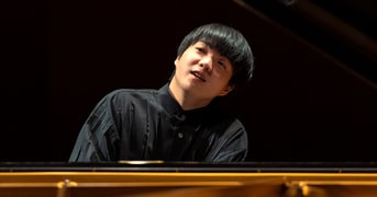 【みにいさま専用】指先から旅をする 藤田真央（愛蔵版） 藤田真央・初著作『指先から旅をする』愛蔵版 – 文藝春秋BOOKS