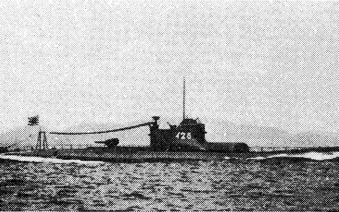 浮揚した伊号第三三潜水艦内で新聞記者が見た、乗組員たちの死に顔に