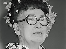 「童女と妖女」を内部に同居させた宇野千代