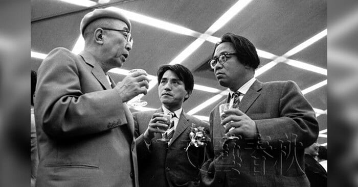 乱歩・清張・水上 勉、推理界の三巨人の懇談 | 文春写真館 - 本の話