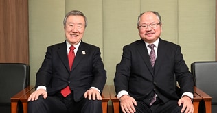 ＜対談＞安部龍太郎×出口治明「日本史を知るには、世界史を学べ」