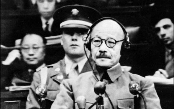 陸軍大臣・東條英機から感謝状　昭和17年　大東亜戦争に軍隊慰問の寄付 Amazon.co.jp: 大東亜戦争 出動軍慰問 昭和18年 慰問 感謝状