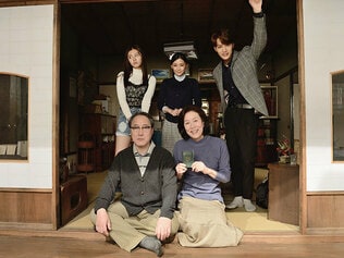 ふたり芝居『家族熱』、連続ドラマ「春が来た」制作者が語り合った向田作品の魅力と可能性【後編】